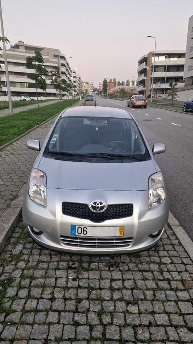 Toyota Yaris 1.0 Gasolina VVT-i (2006)