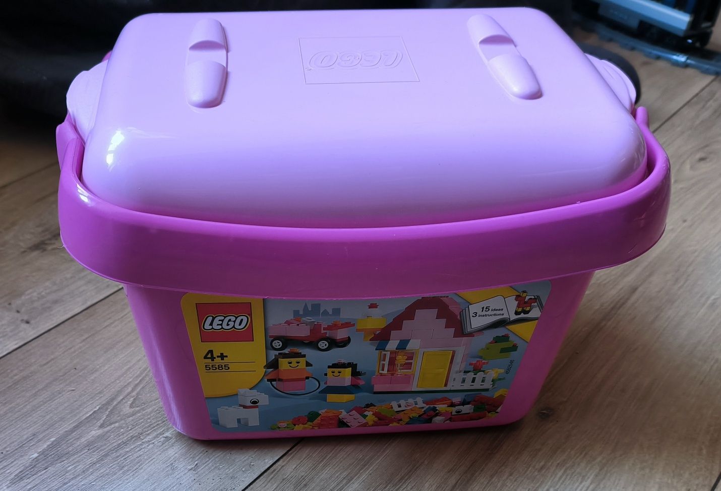 Puste różowe pudełko box Lego bez klocków . Wymiary to ok. 19x18x27cm