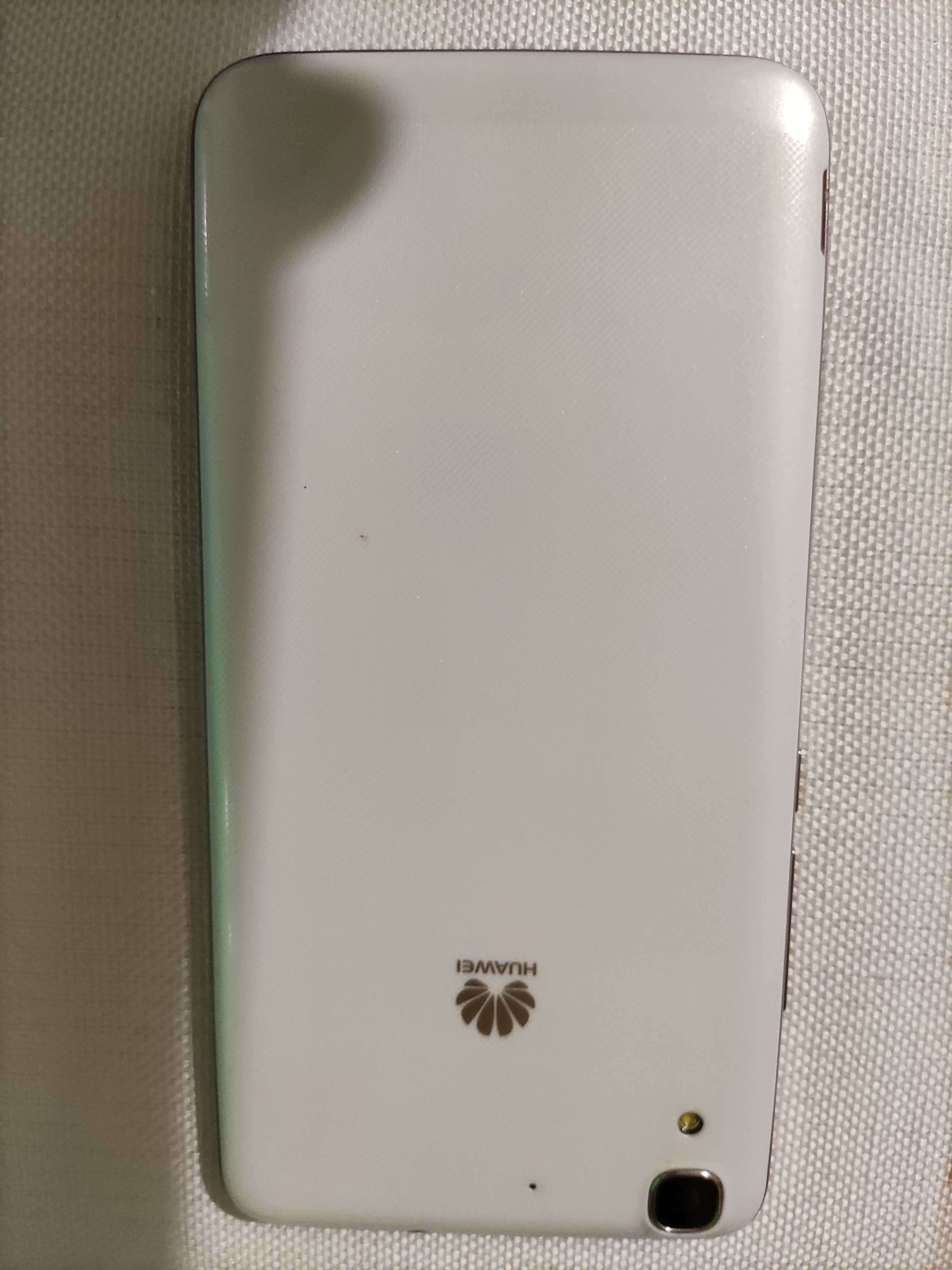 Huawei Y6 SCL-L01 biały.