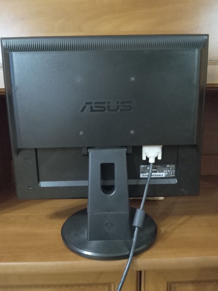 Монитор Asus