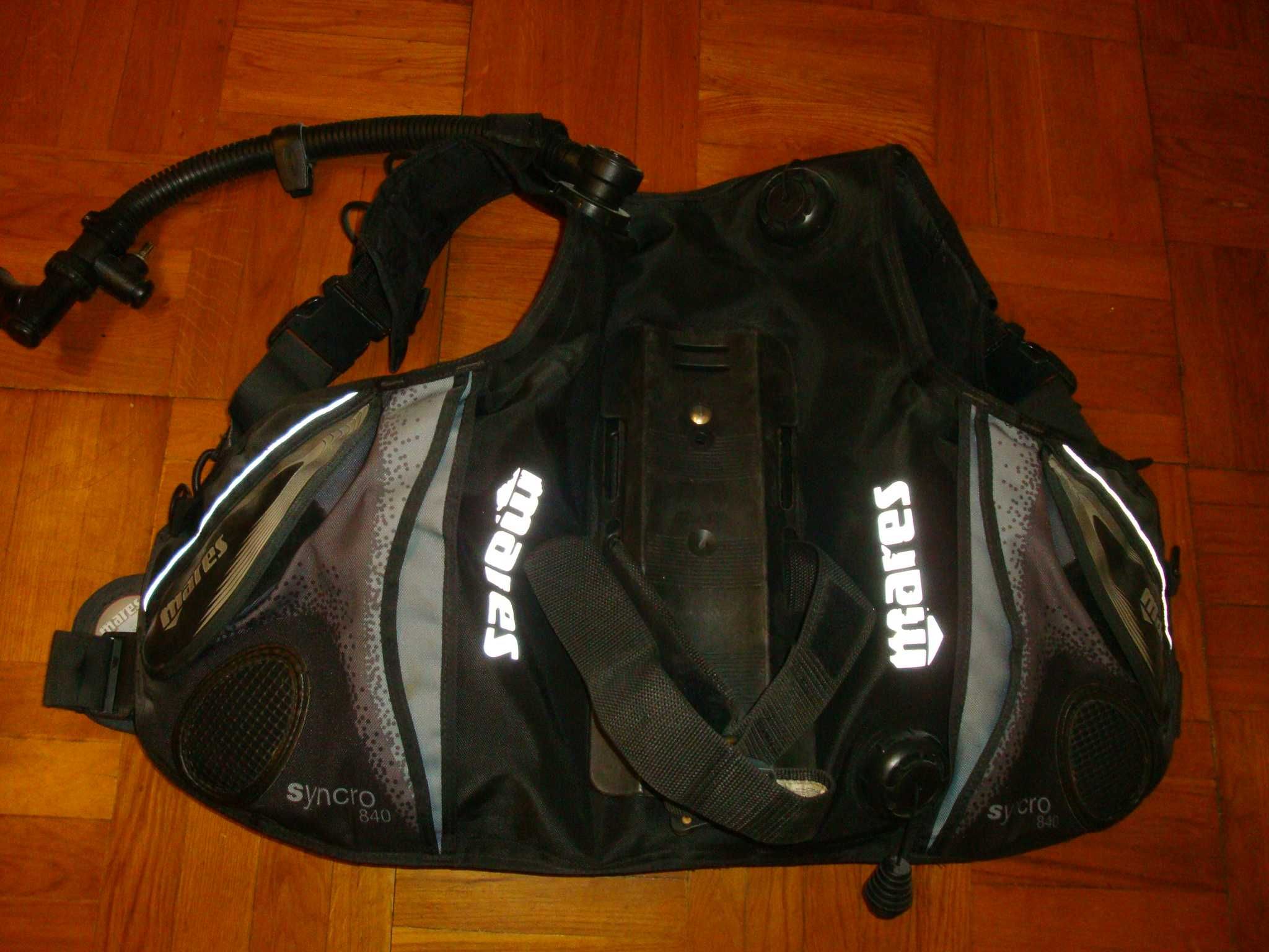 Компенсатор MARES ( VECTOR CHROME ) для дайвинга , размер 44-46 ( XS )