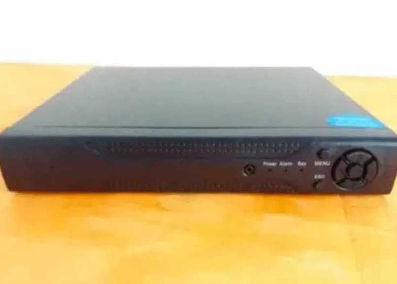 Комплект камер видеонаблюдения відеореєстратор 8-камер