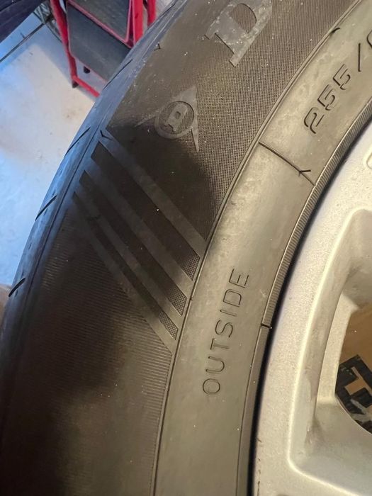 Продам колеса VW Touareg (диски + шини Dunlop) R18 255/60 R18 112V