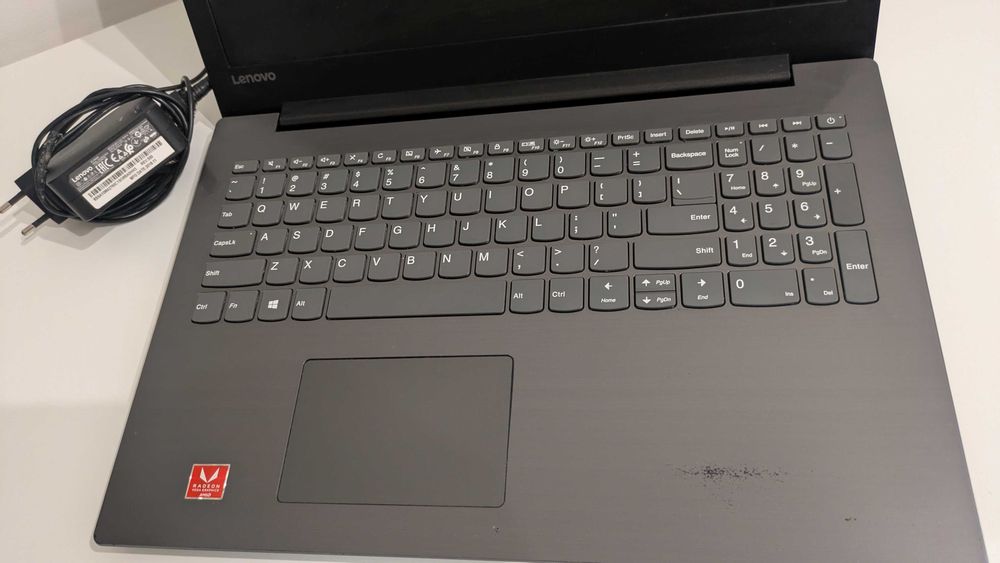 Laptop Lenovo z AMD Ryzen 7 – Wydajny, szybki i gotowy do pracy!