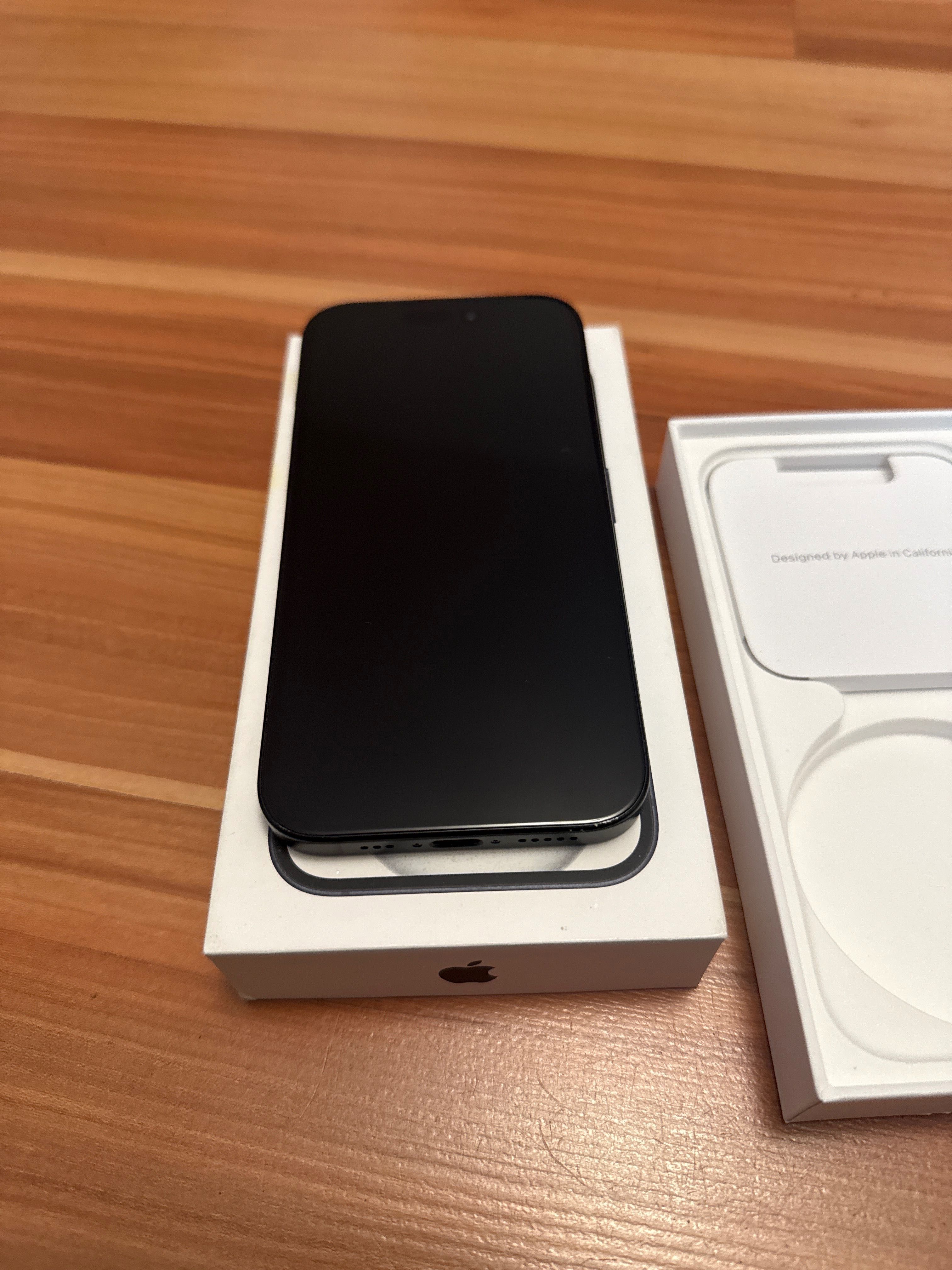 iPhone 15 128 GB Czarny FMI ON ICloud ON na części