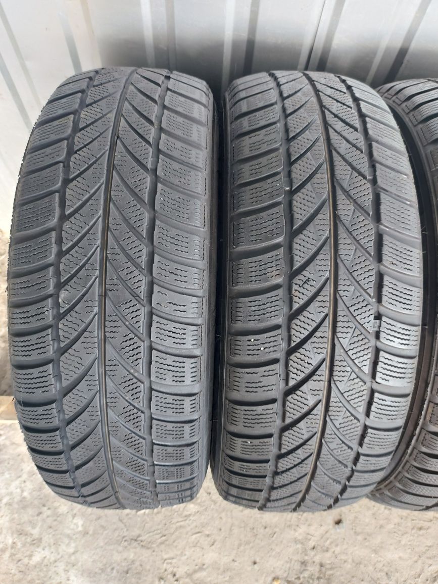 205/65 R15 99H Maxxis комплект шин 7+мм