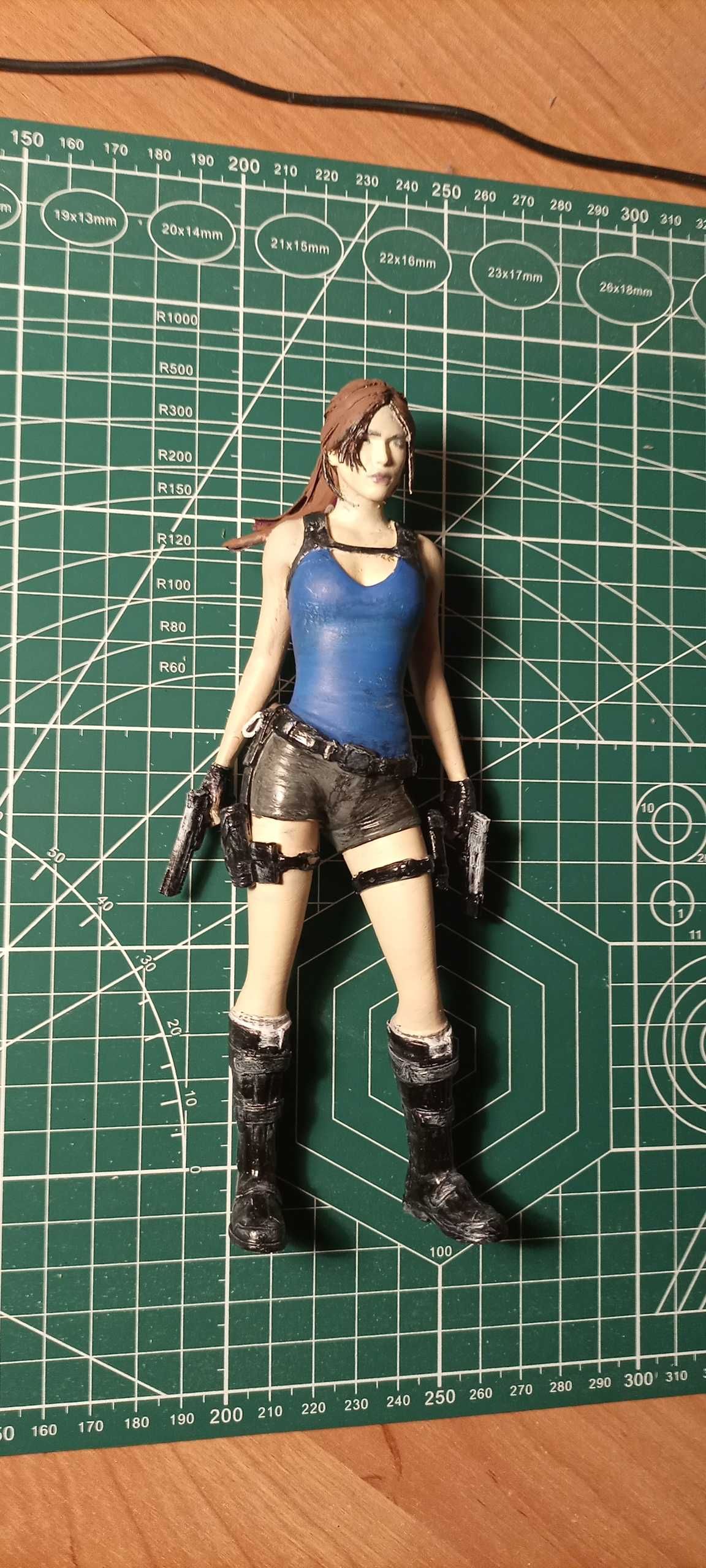 Figurka Lara Croft Tomb Raider