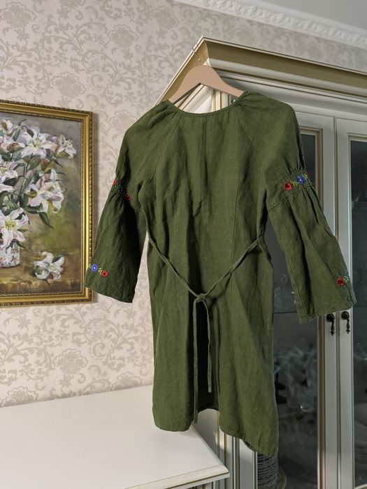 Зелена сукня вишиванка з маками, волошками та конваліями