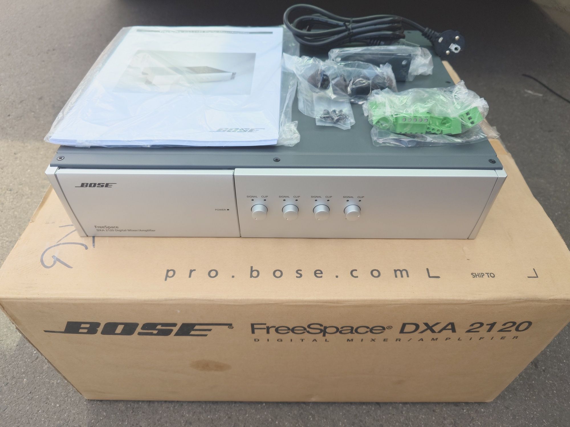 Cyfrowy mikser/wzmacniacz BOSE FreeSpace DXA 2120