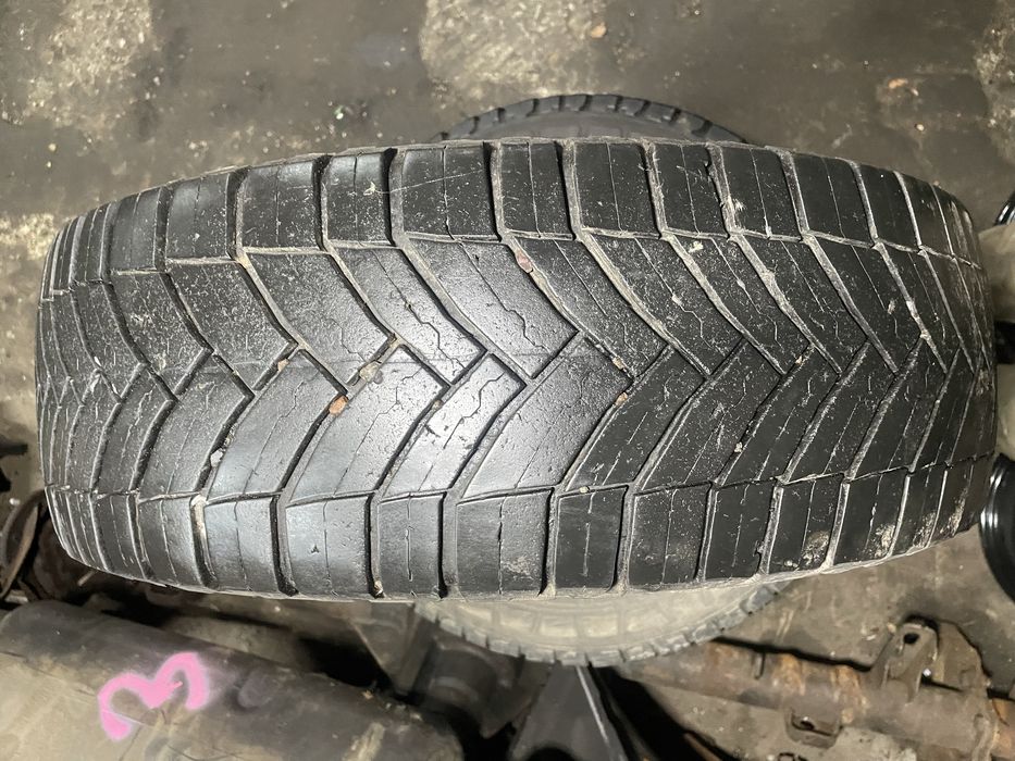 Комплект резины Michelin 215/65 р16c Шина 215/65 r16c