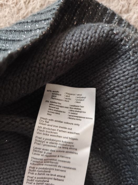 Sweter ze srebrną nitką Orsay S