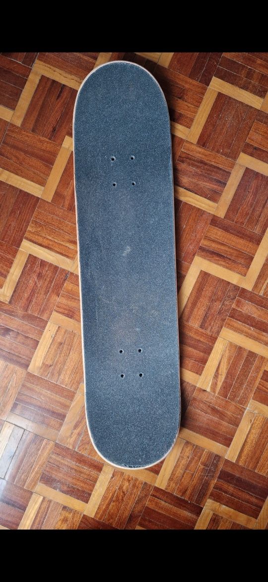 Skateboard Alien Workshop 8.25” com grip Pepper – Skate como novo