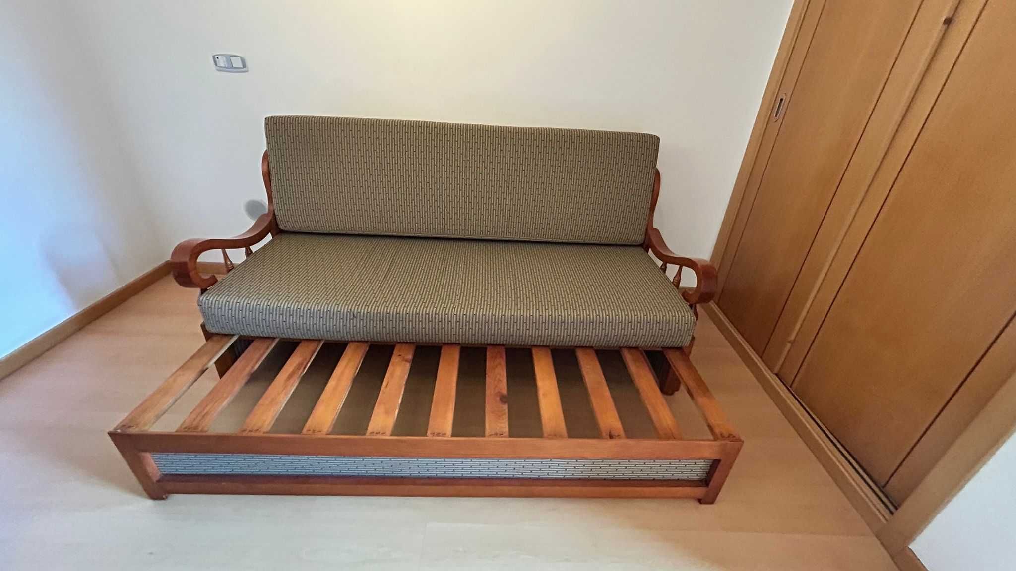 Sofá cama de madeira maciça