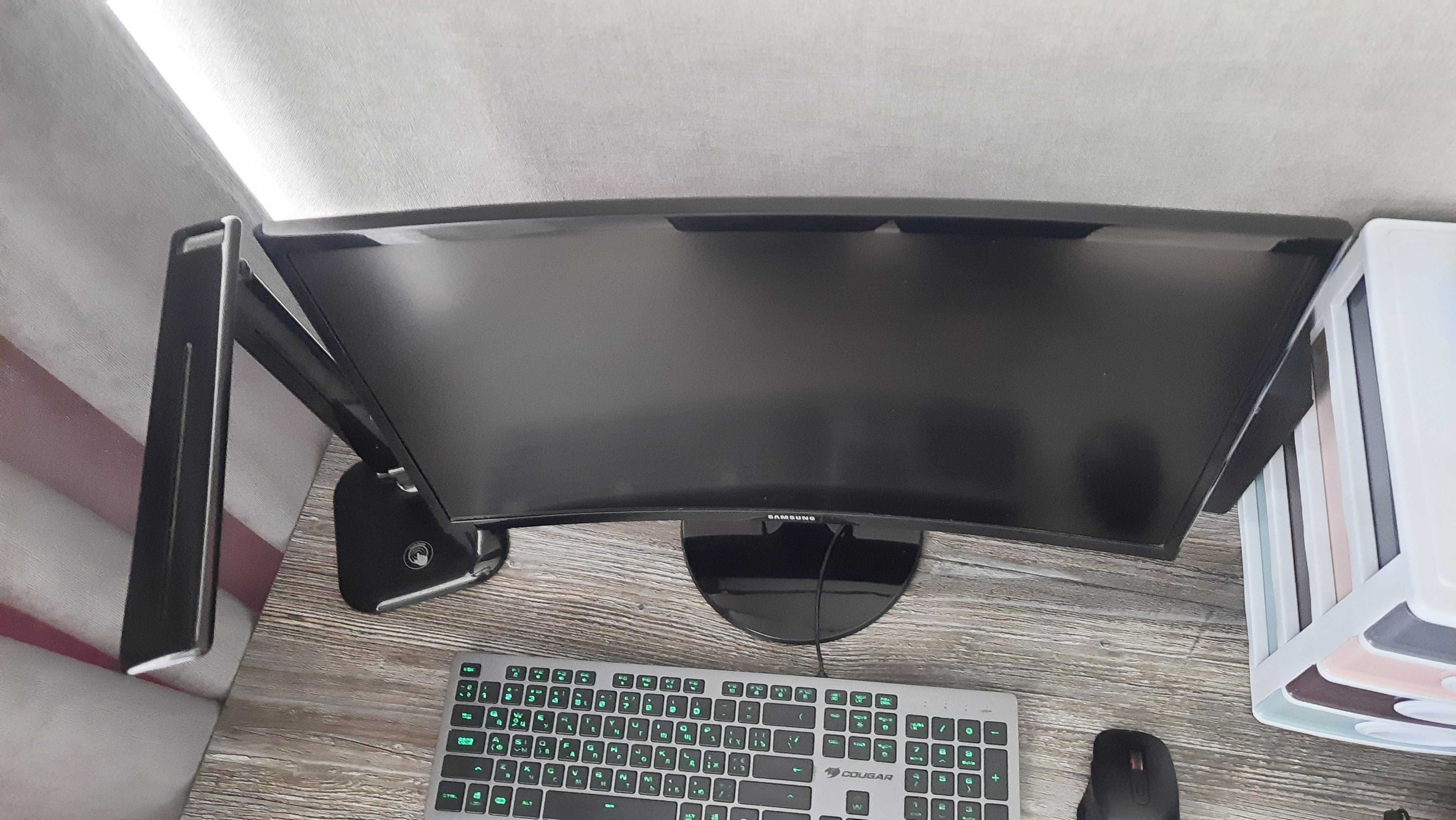 LED монитор Samsung 24 вигнутий C24F390FHI