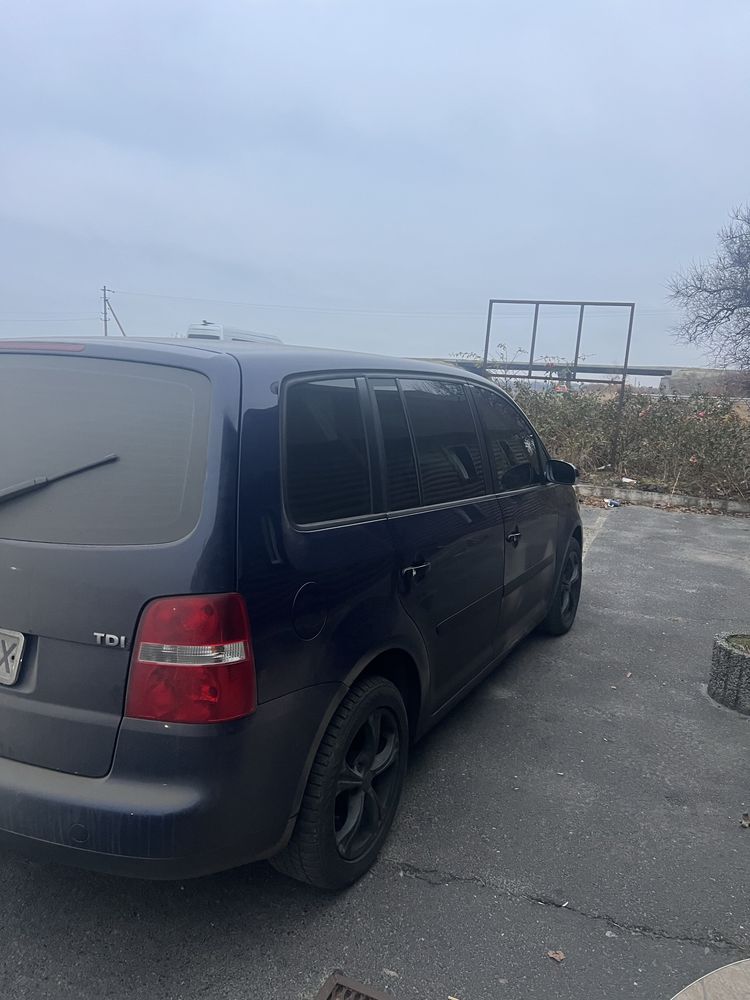 Volkswagen Touran мотор 1.9 дизель