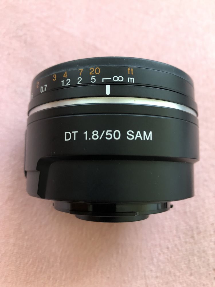 Lustrzanka obiektyw Sony DT 1.8/50 SAM d o aparatów model : SAL50F18