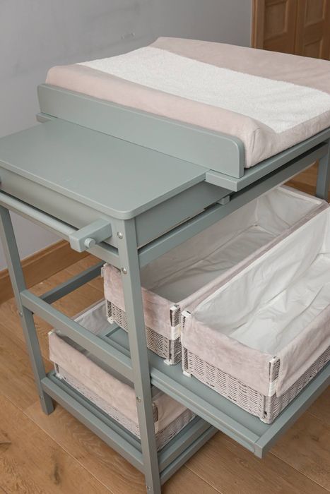 Przewijak Quax z wanienką. Kosze z pokrowcami gratis