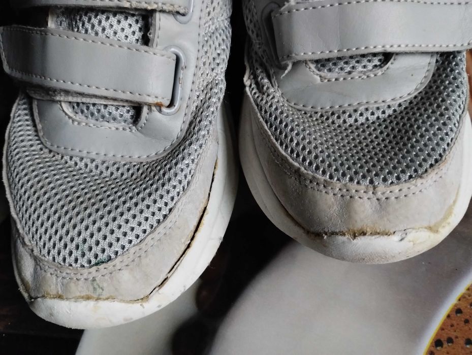 Кросівки на дівчинку