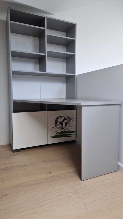 Biurko meblik z regałem