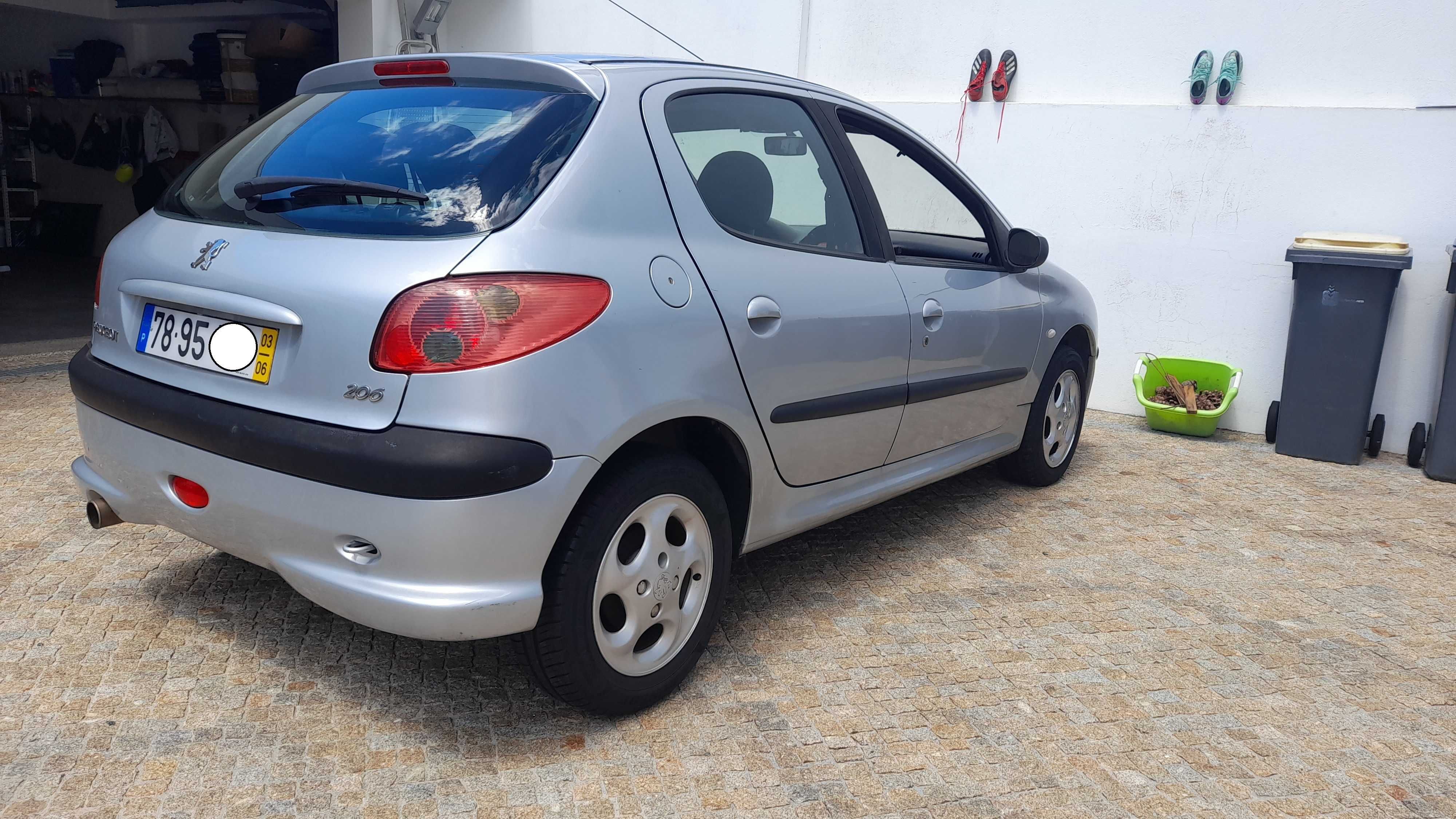 Peugeot 206 1.1 Gasolina A/C apenas 134 Mil Kms Full Extras