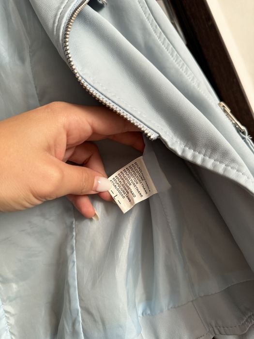 Косуха блакитна, весняна жіноча куртка. В ідеальному стані !