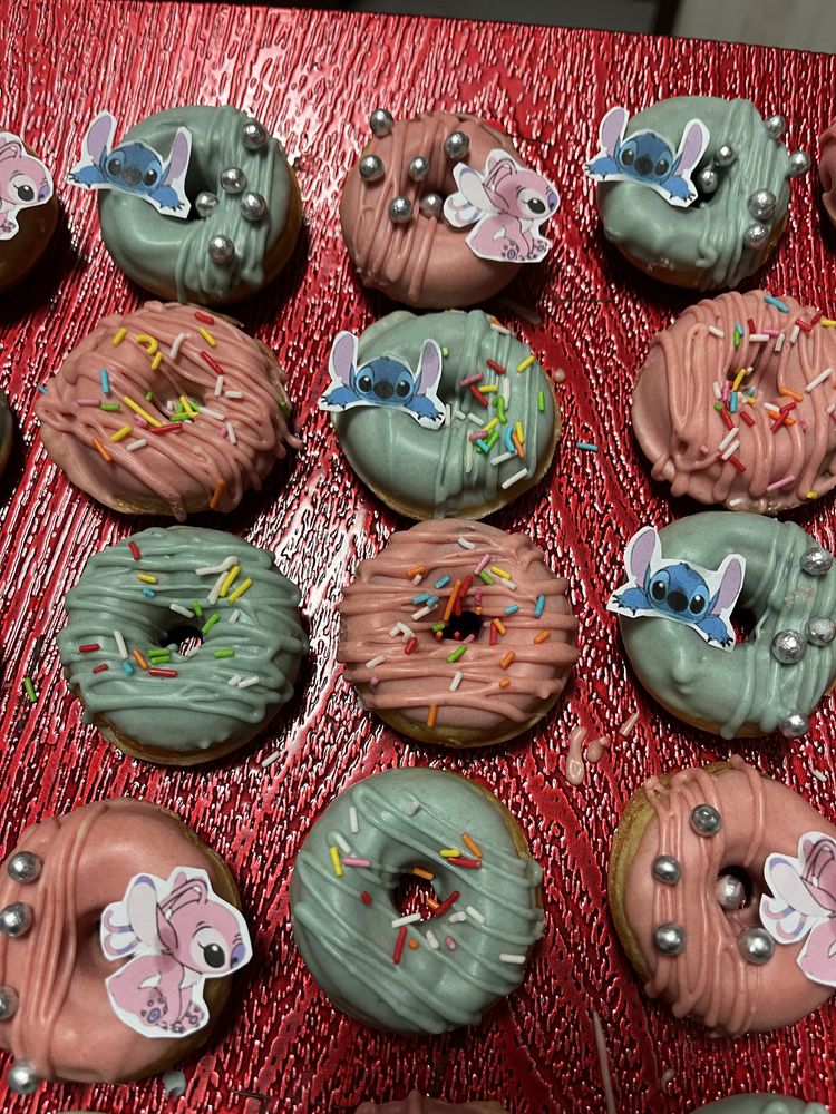 Mini donnuts para aniversario