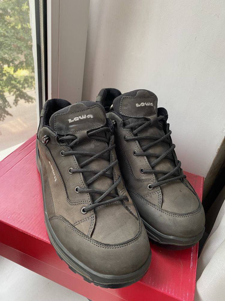 Lowa gore tex оригінал 42  43 черевики чоловічі трекінгові тактичні