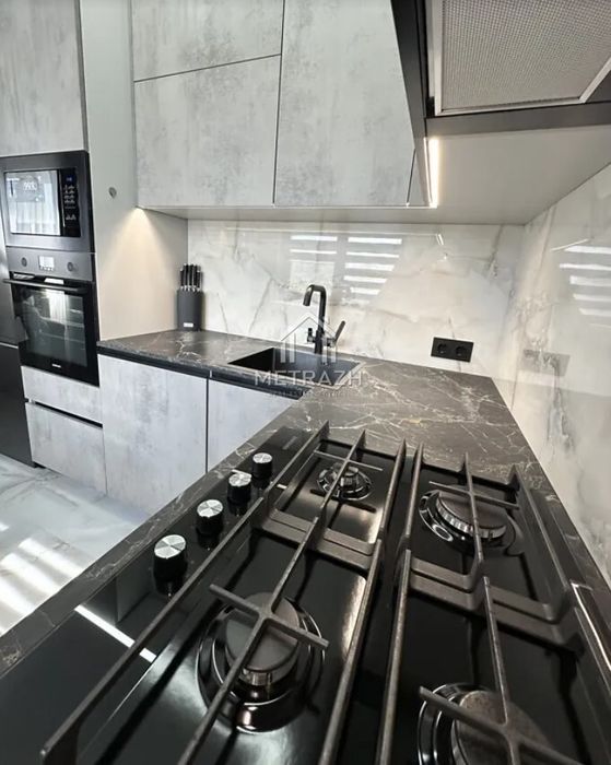 Продам шикарну 3х к квартиру , Гагарина,44 ( код 87118)