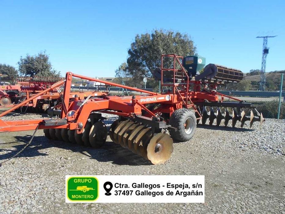 Grade Razol de 32 discos com rolo e semeador