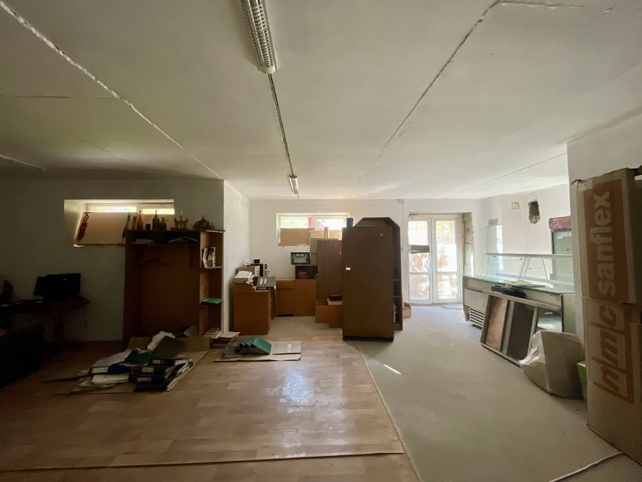 Продаж цокольного приміщення з вікнами та 20кВт світла на Сихові