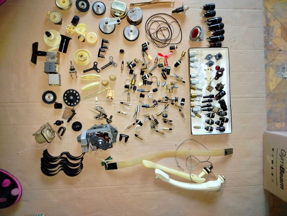 Детали ПУ-1  ламповые проигрыватели  мотор тонарм стекла