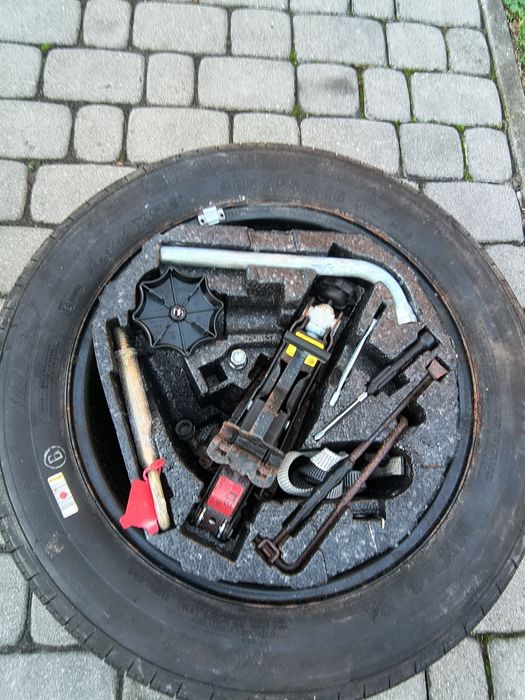 Zestaw koła zapasowego VW new beetle 2005r