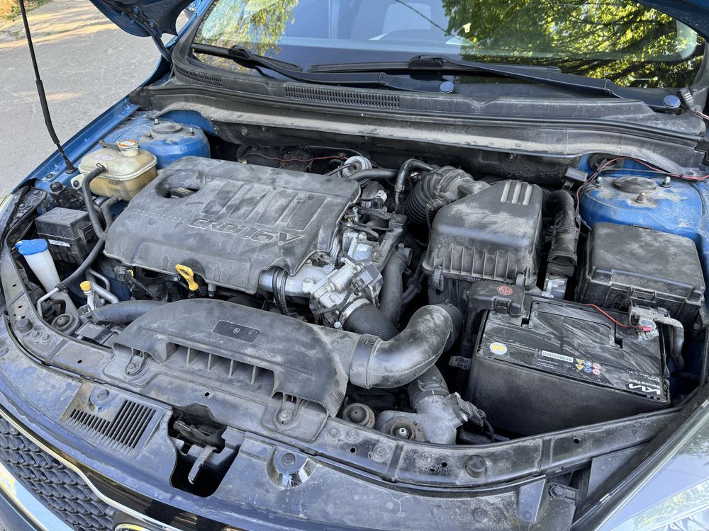KIA Ceed 2012  хароший надійний автомобіль