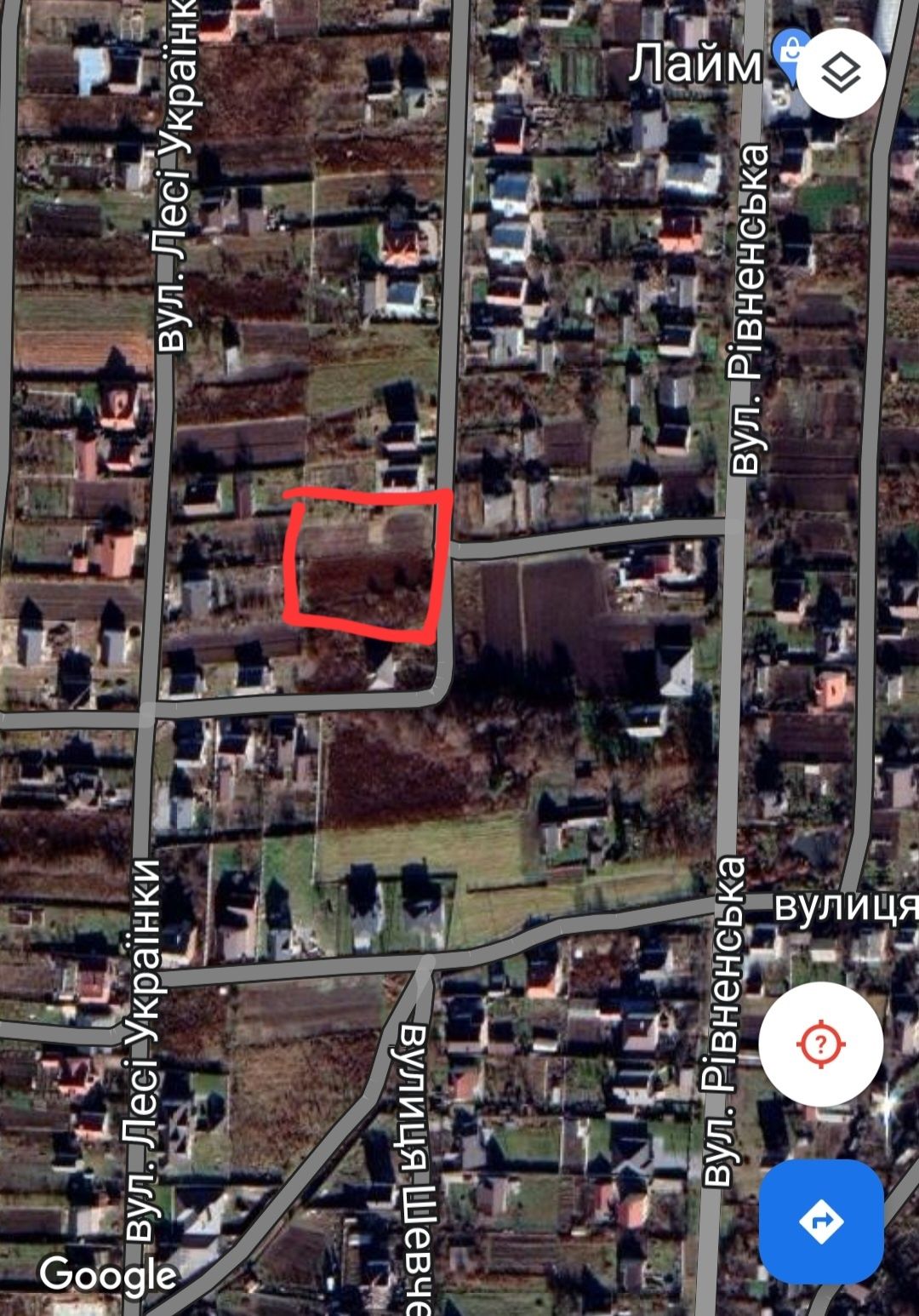 Земельна ділянка біля міста..