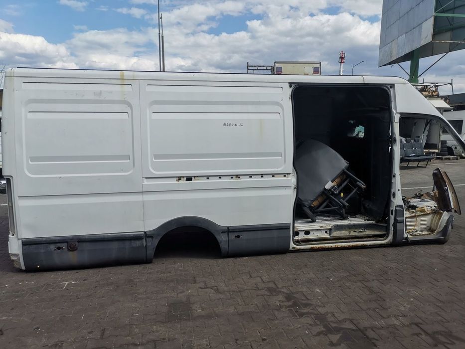 BOK Prawy POSZYCIE IVECO DAILY MAX 2006-