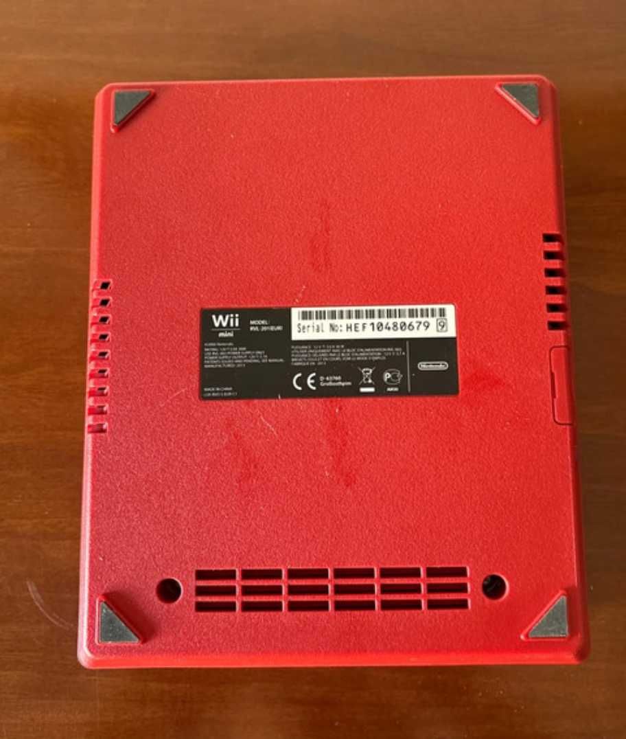 Nintendo Wii Mini Vermelha + 3 Jogos + 2 comandos