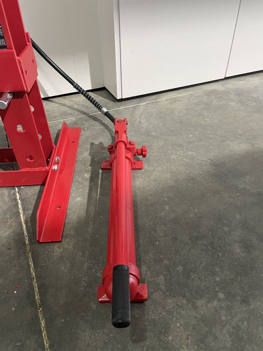 Prensa hidraulica com manómetro