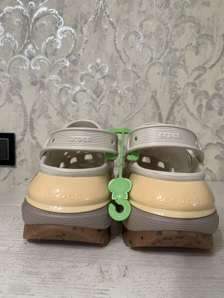 Crocs жіночі розмір M5/W7