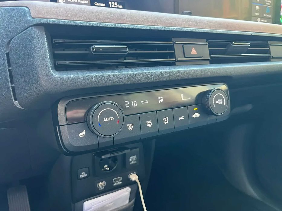 Honda e      2022