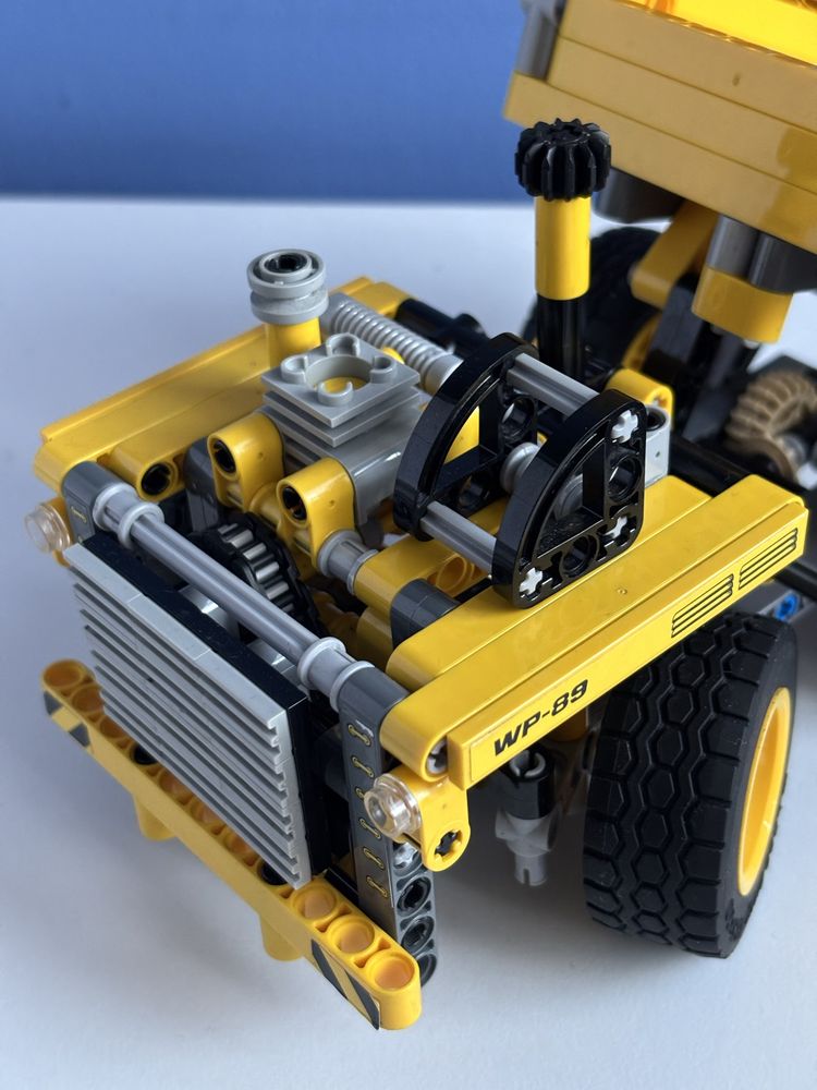 LEGO Technic 42035 Ciężarówka górnicza