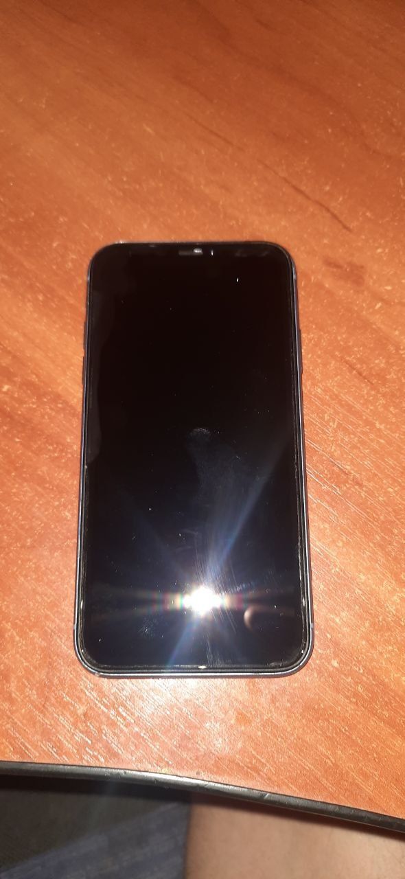 Продам iPhone XR
