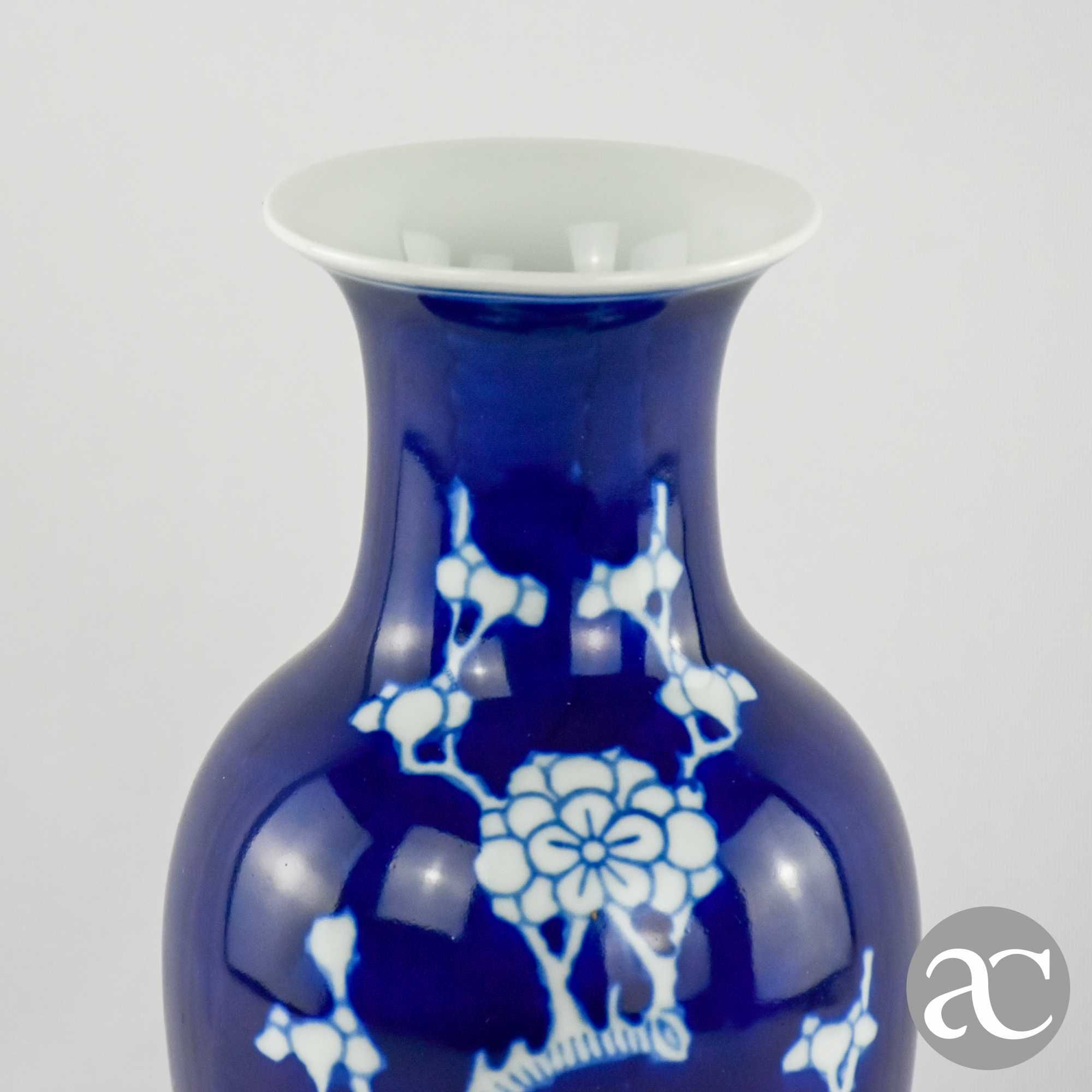 Jarra Porcelana da China, Azul-Cobalto, Decoração Flor de Amendoeira