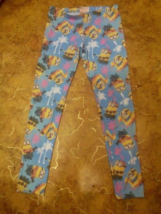 Лосины с миньонами на 9-10 лет