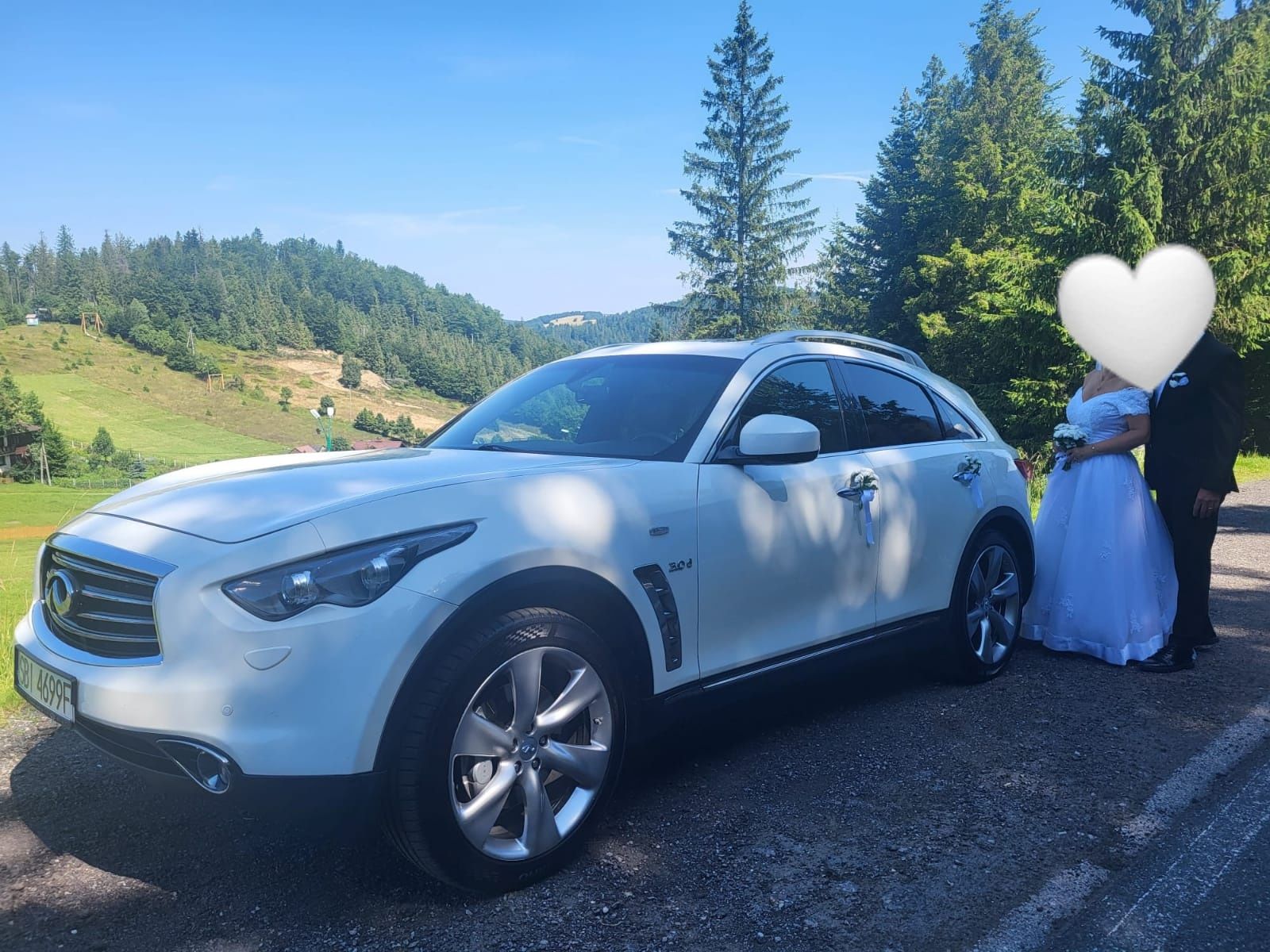 Fajne Białe Infiniti Auto na Wesele