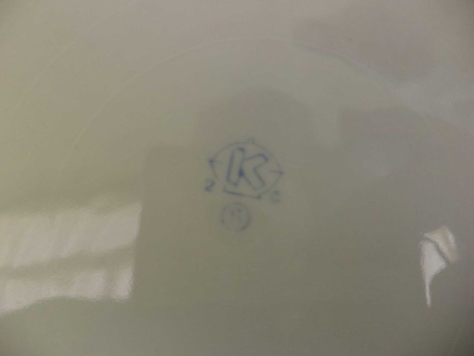 Продам набор тарелок