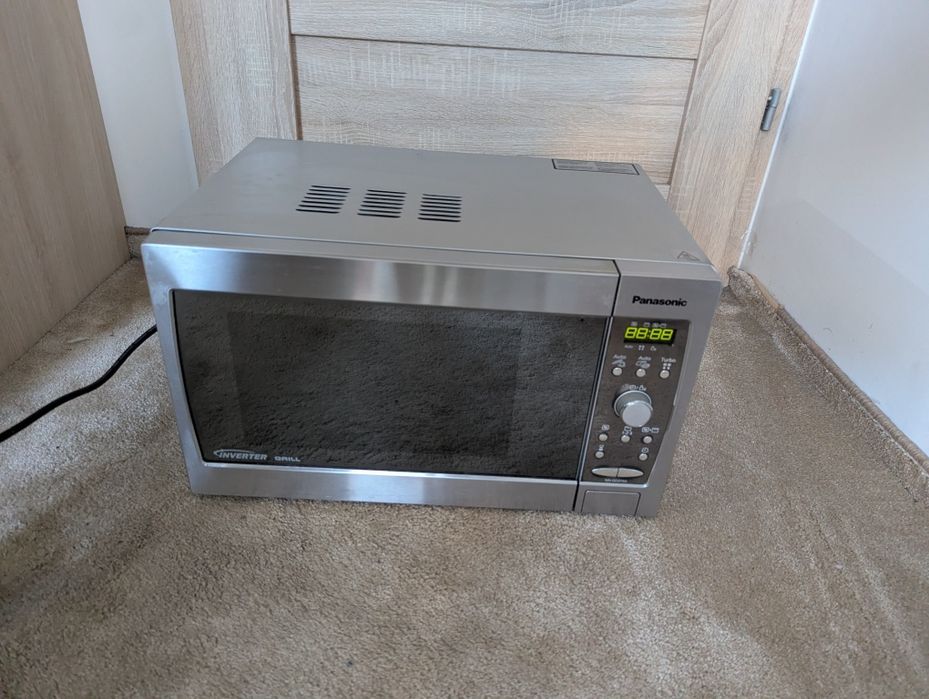 Kuchenka mikrofalowa Panasonic NN-GD379S mikrofalówka