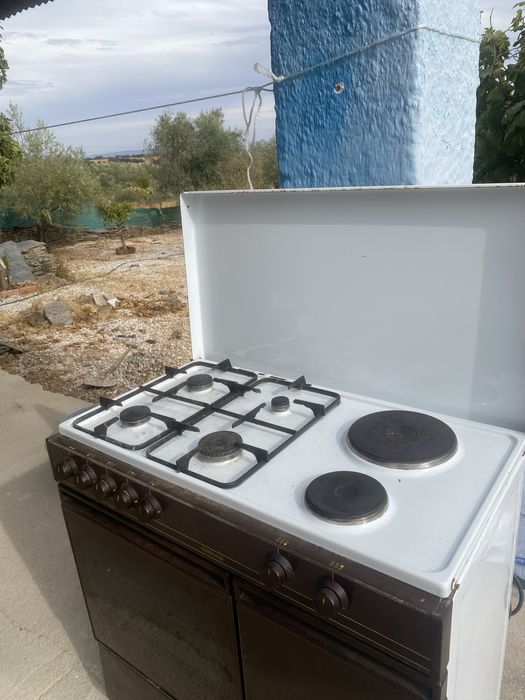 Fogao a gás em bom estado