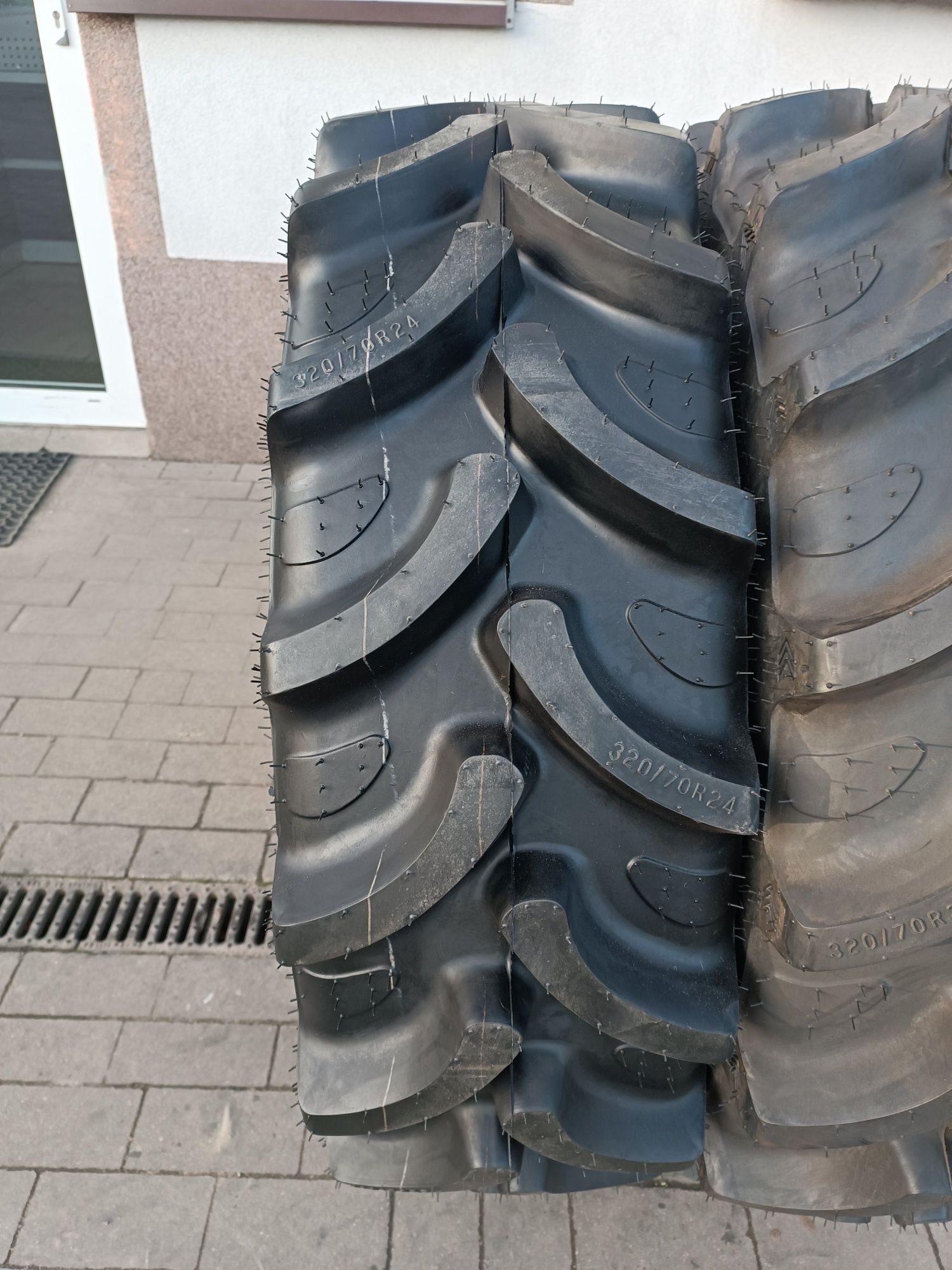320/70R24 Galaxy Earth Pro Radial 700 NOWE  11.2R24