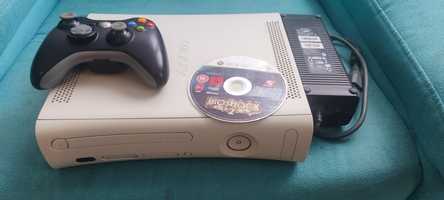 Konsola Xbox 360 14 GB hdd 1 pad i okablowanie