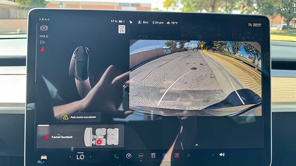 Tesla Model 3      2023